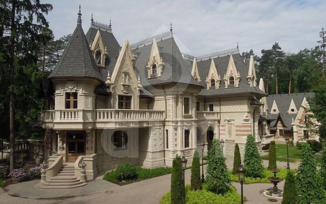 Mansion in the village of Deauville 12 km along the Mozhaisk highway