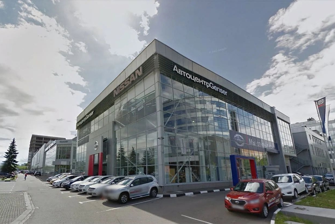 Car showroom in Moscow with excellent repairs and a spacious service area