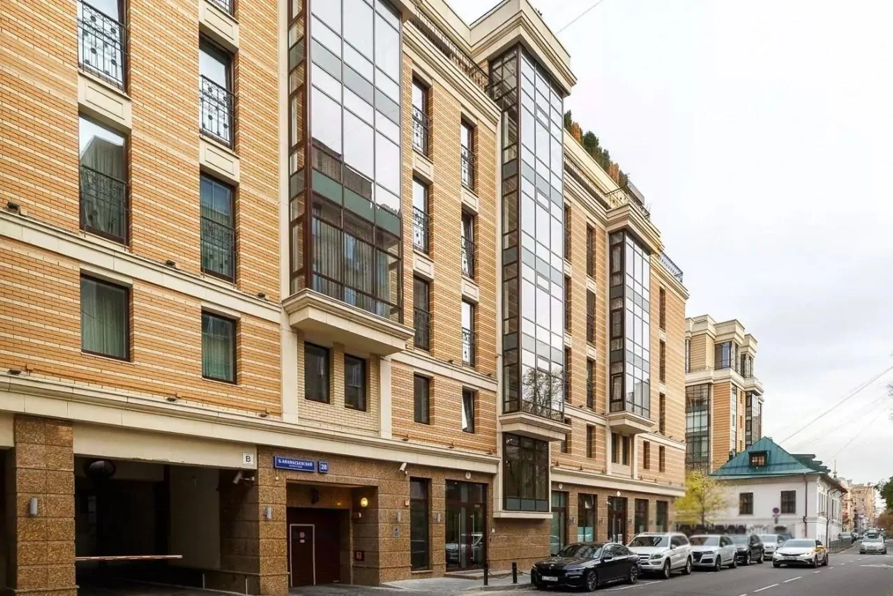 The name originated in the 18th century from the Church of Saints Athanasius and Cyril of Alexandria, which stands at the corner of Sivtsev Vrazhek Lane and Bolshoy Afanasyevsky Lane